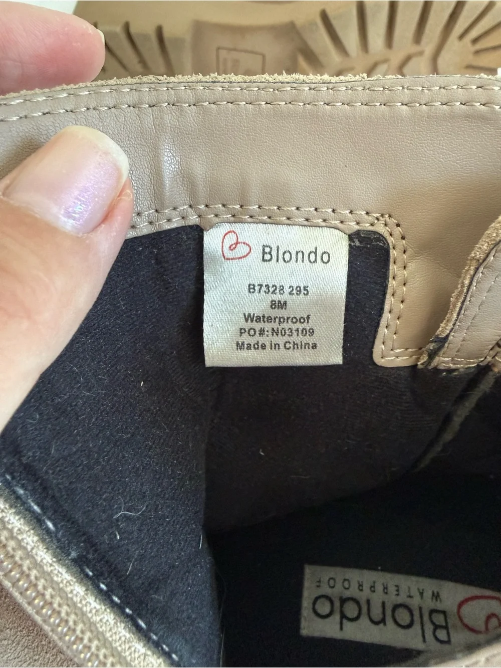 BLONDO Dahlia Waterproof Size 8M Chelsea Boot Chunky Heel